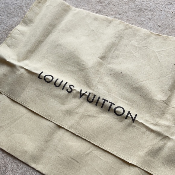 Louis Vuitton Manhattan PM bag - Picture 9 of 16